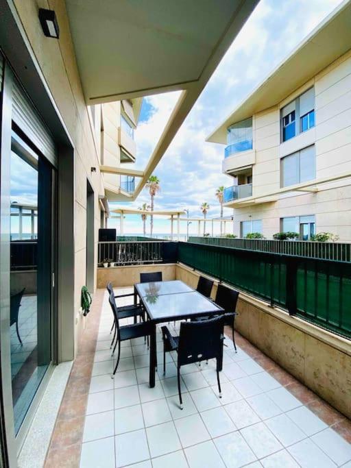 Stylish Apartment With Terrace On The Beachfrom Valencia Eksteriør billede