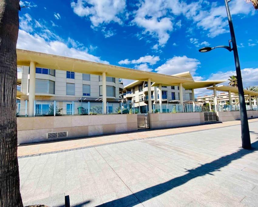 Stylish Apartment With Terrace On The Beachfrom Valencia Eksteriør billede