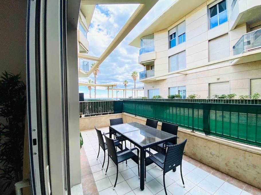 Stylish Apartment With Terrace On The Beachfrom Valencia Eksteriør billede